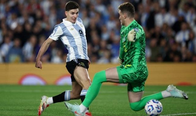 半岛体育APP下载-阿根廷队怎么就给巴西队洗了个澡呢？