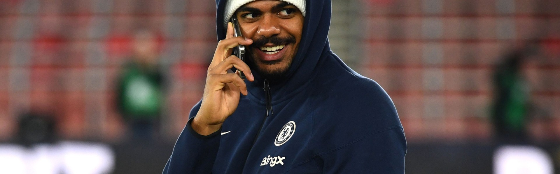 记者：维加加盟比利亚雷亚尔，基础转会费2450万欧元，500万浮动条款达成条件苛刻