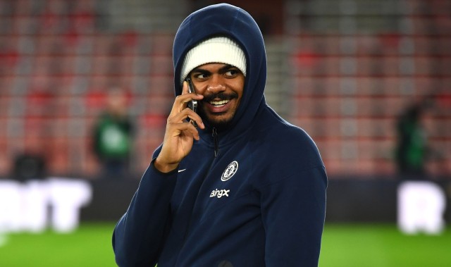 记者：维加加盟比利亚雷亚尔，基础转会费2450万欧元，500万浮动条款达成条件苛刻