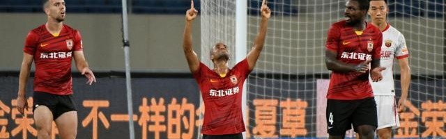 半岛体育-这集看过！相同剧本逆转 亚泰才是“上海滩老大”