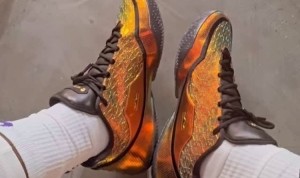 你喜欢吗？詹姆斯自拍上脚最新黄金配色款詹23代战靴